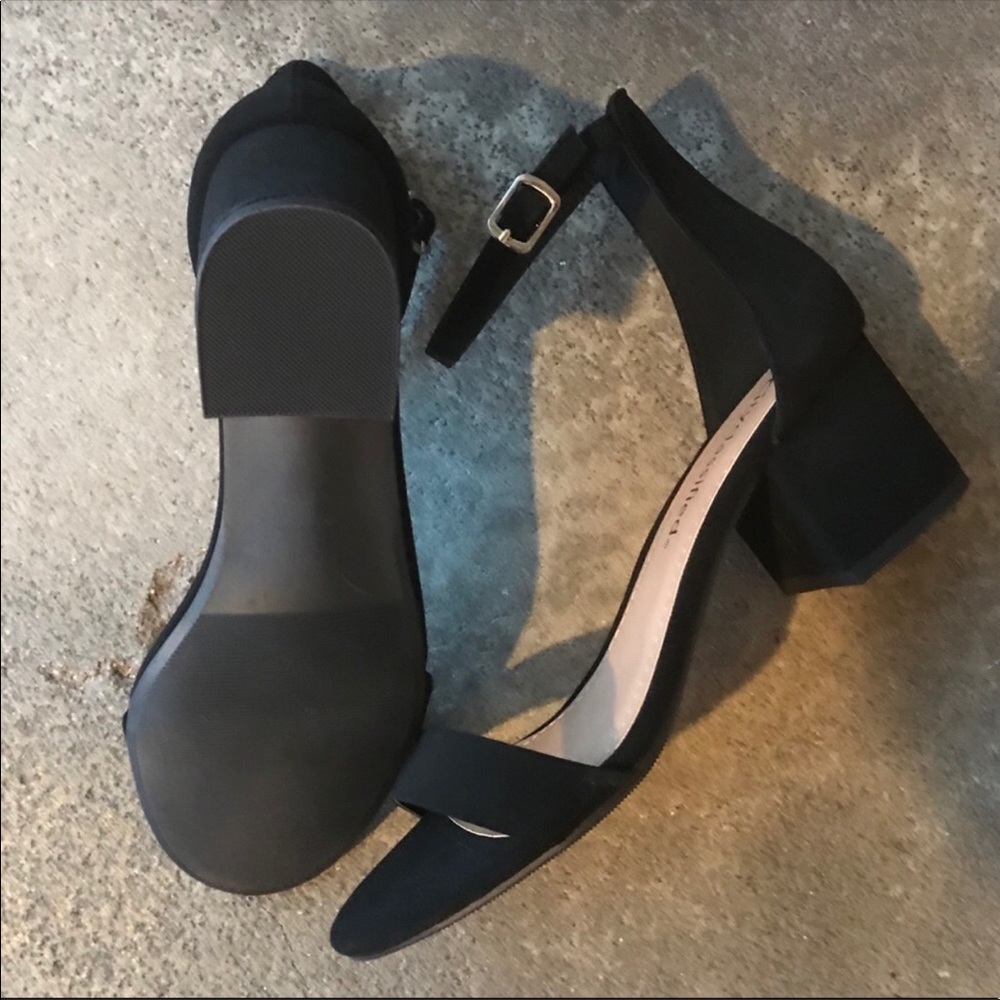 Black low heel sandal with ankle strap